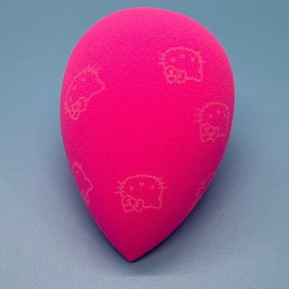 3/$15 Hello Kitty Makeup Sponge Set of 4 - Picture 4 of 5